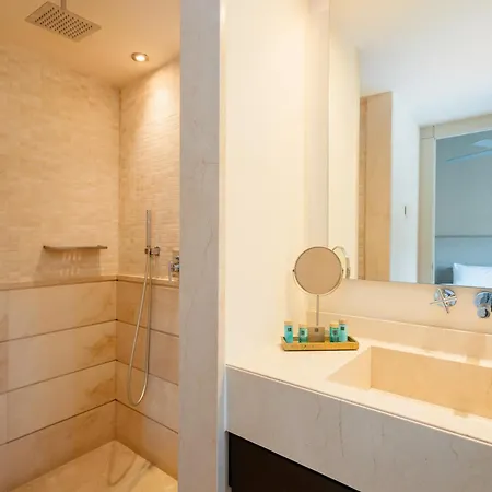 Shanti Som Hotell 4*